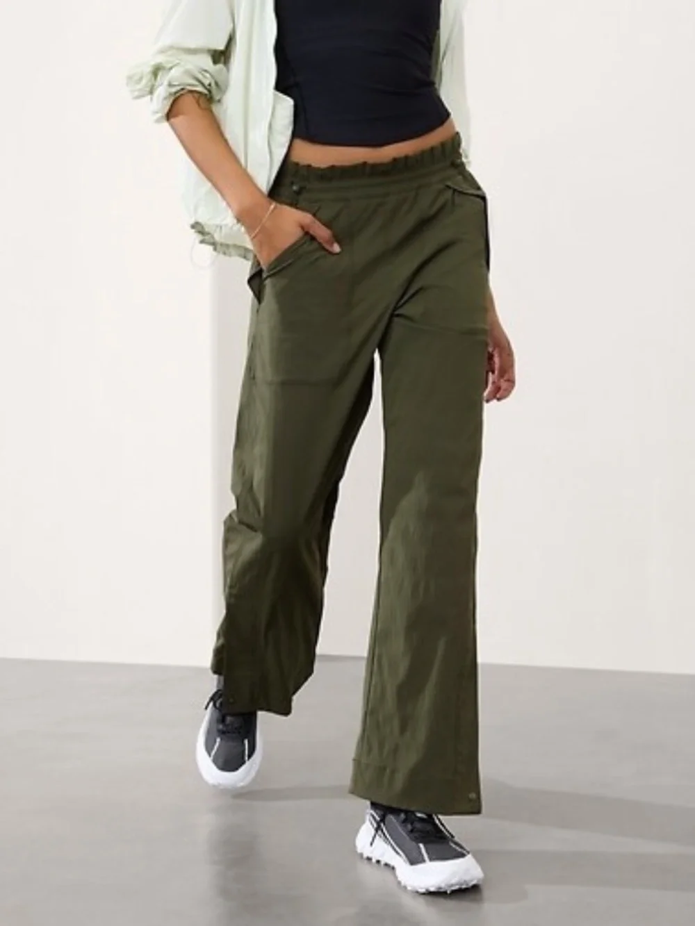Athleta Trekkie High Rise Parachute Pant Aspen Olive Size 14